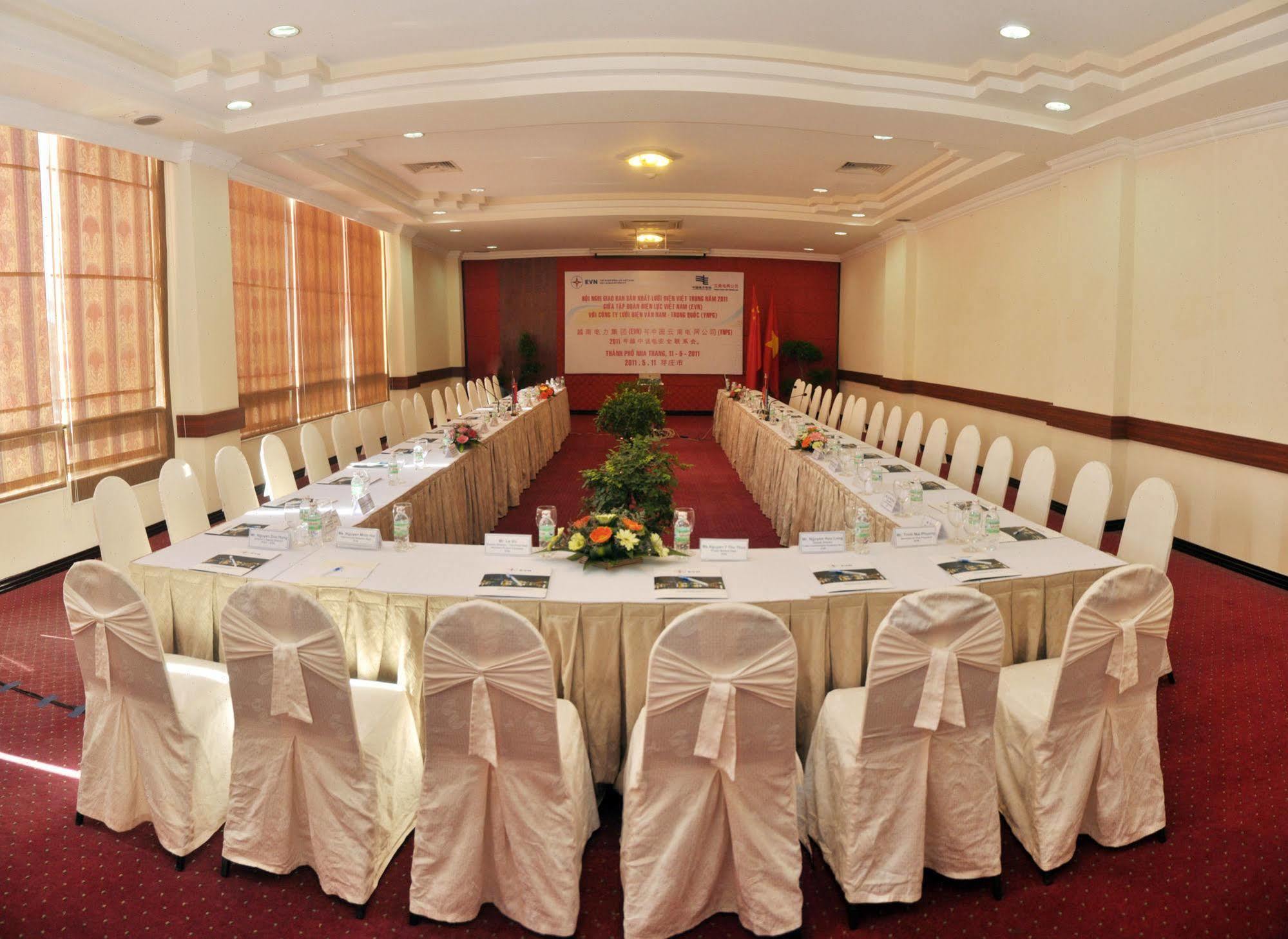 Yasaka Saigon Nha Trang Hotel & Spa Exterior foto